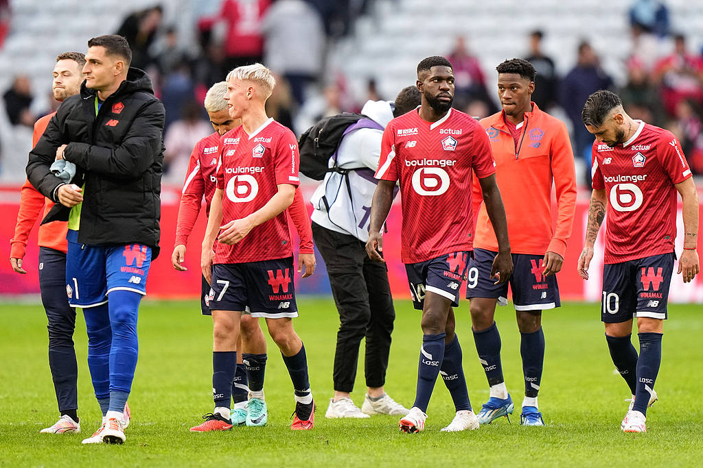 里尔训练开放日，集结日防线松动引观众欢呼，欧篮联在即，资深球员宣示担当的简单介绍