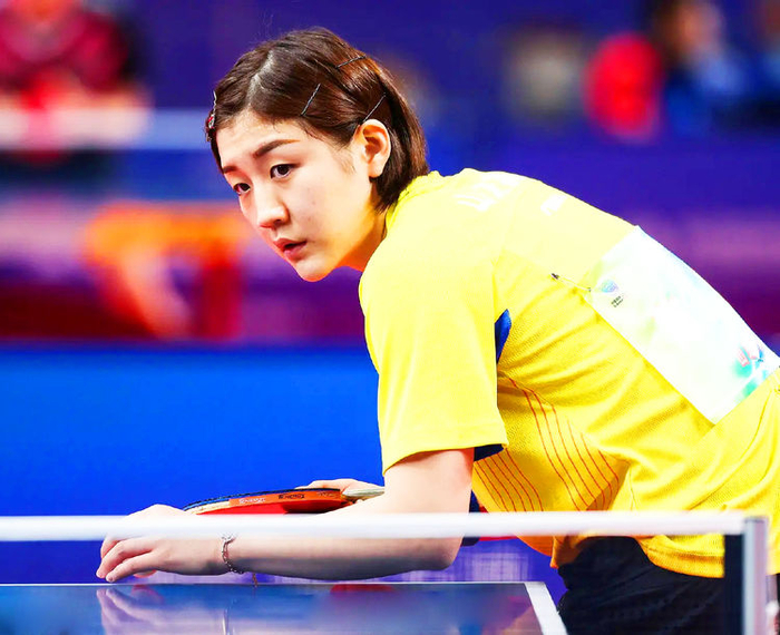  乒乓球杯赛上演强强对话，燕赵霹雳队鏖战岭东天虎队，多点开花奏效；冲刺阶段不容有失