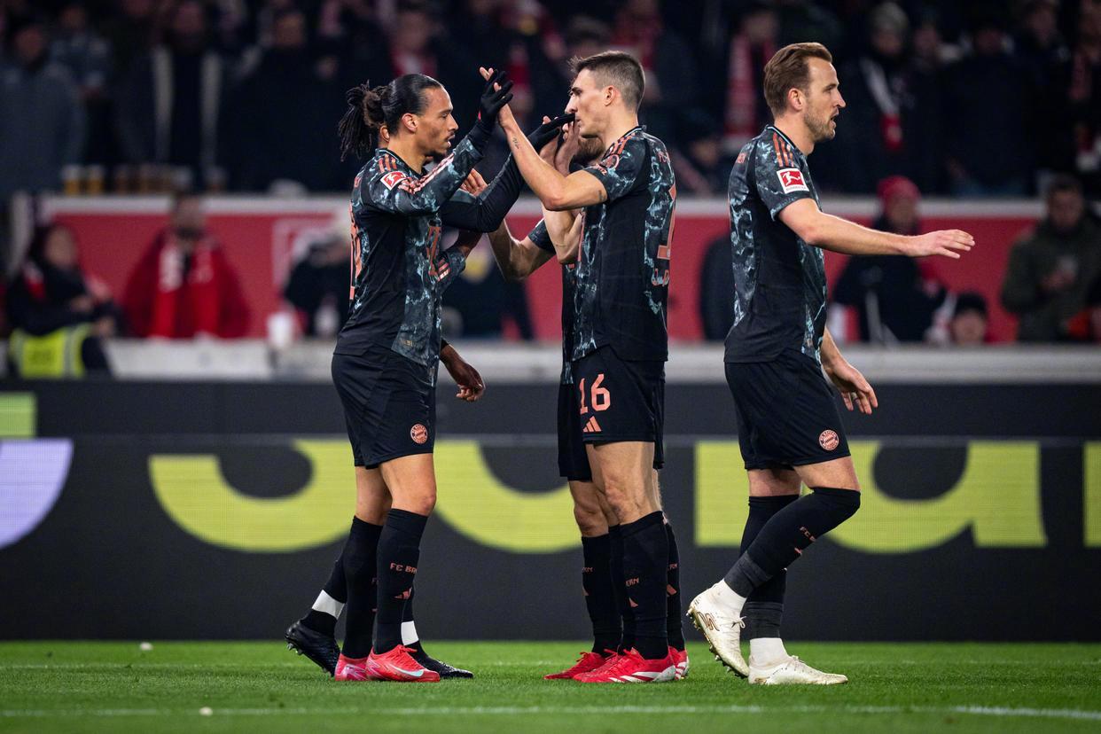 BB体育-包含德罗巴巅峰对决，巴特勒与90激战拜仁分钟，出色防守胜负难料！的词条