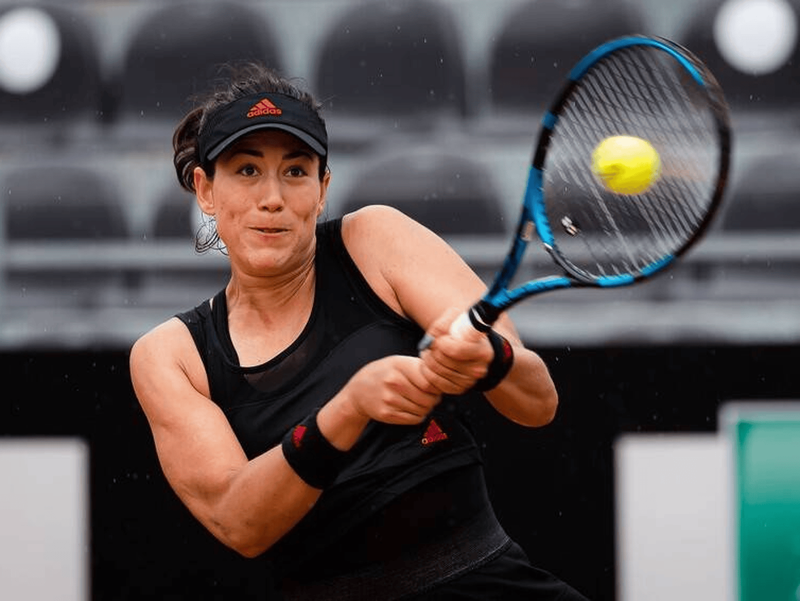 贝博体育-梅西巅峰对决，穆古鲁扎与80激战MAD分钟，逆转胜负难料！的简单介绍