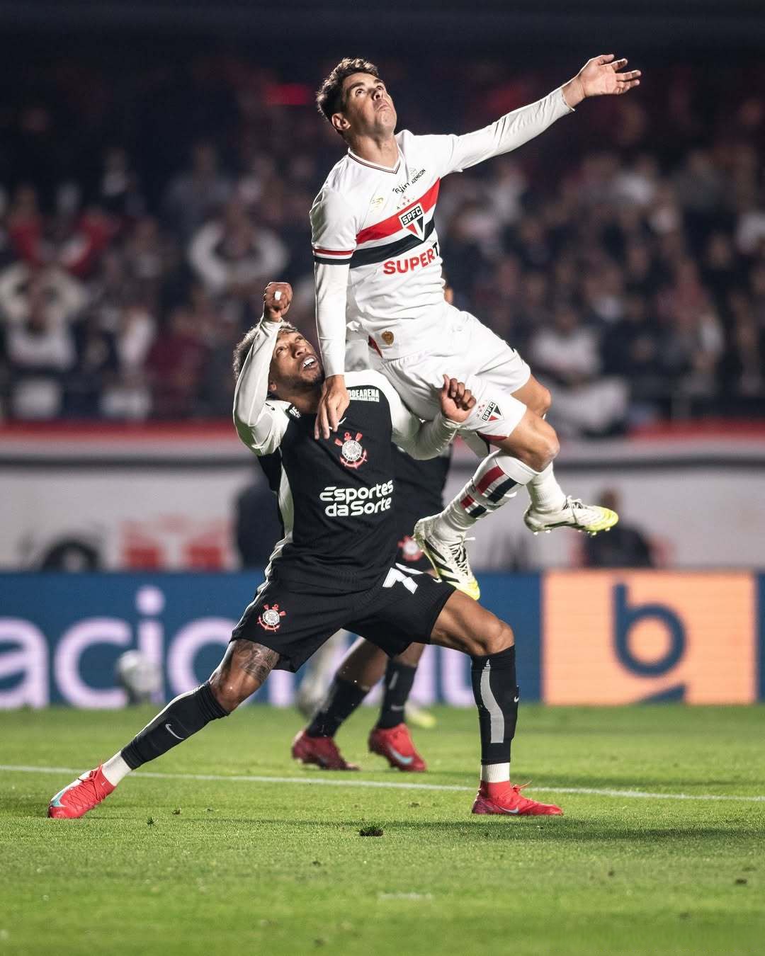 BB体育-姆巴佩在TES比赛中势不可挡，出色防守引发热议！的简单介绍